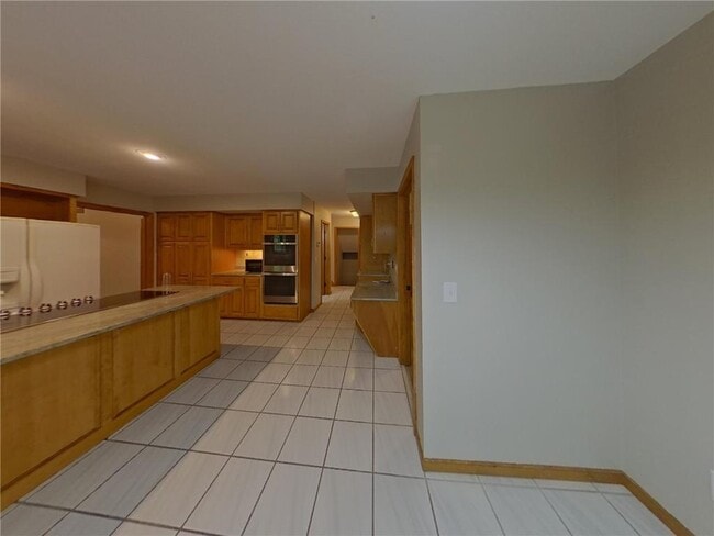 Building Photo - 16740 N Manor Rd