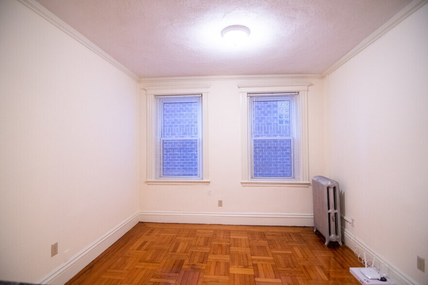 Building Photo - 40 Queensberry St