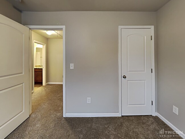 Building Photo - 2047 Aragon Lane
