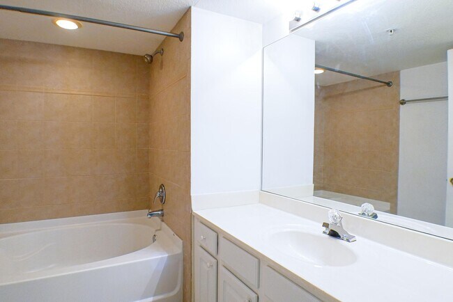 Building Photo - 4113 Residence Drive