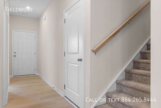 Building Photo - 211 Backstay Ln