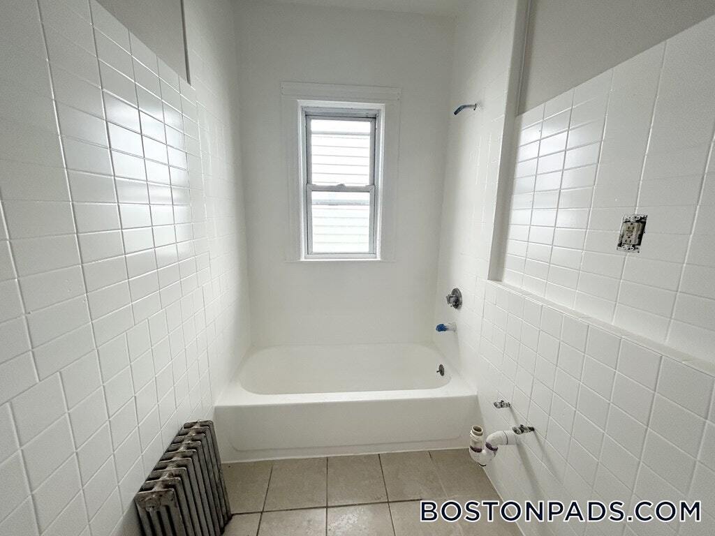 Building Photo - 22 Humphreys St