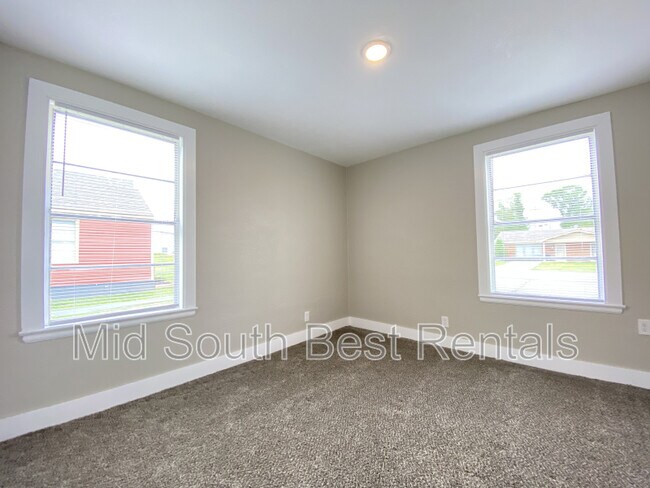 Building Photo - 808 Jane Dr