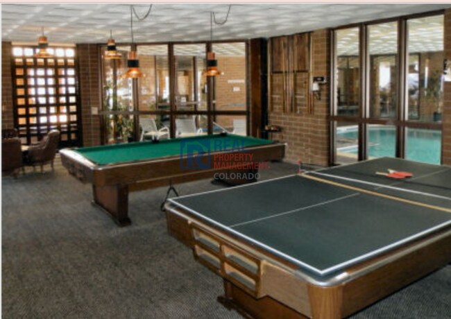 Building Photo - 2880 S Locust St