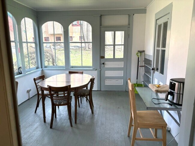 Building Photo - West Shore Apartments -107E