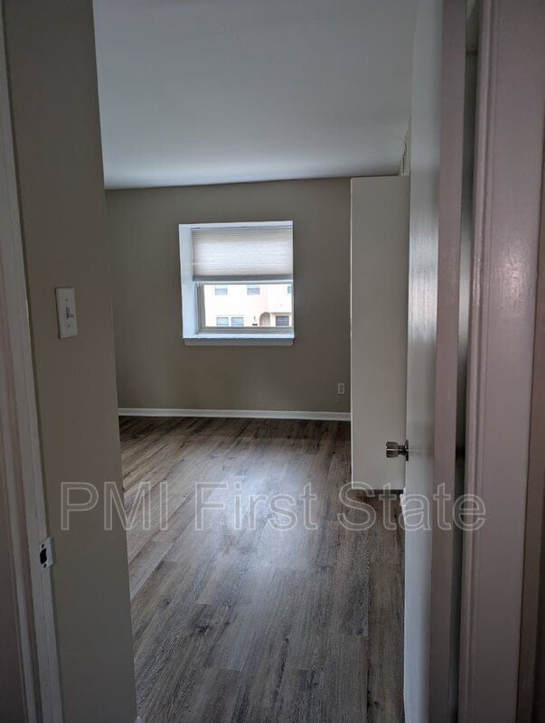 Building Photo - 1210 Chelmsford Cir