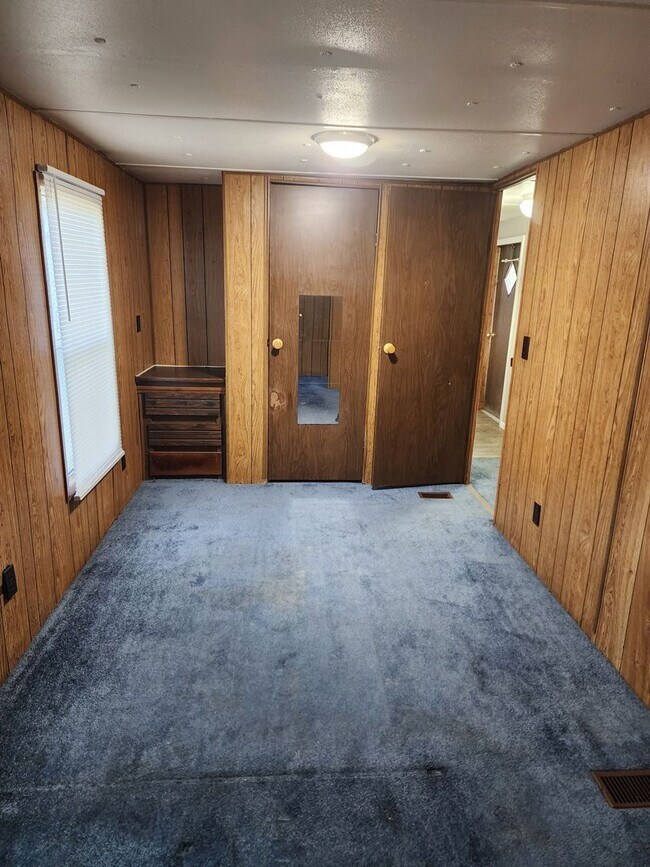 Building Photo - 3504 Twin Church