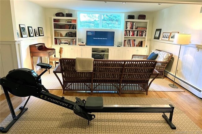 Building Photo - 11 Rolling Hills Dr