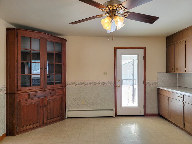 Building Photo - 745 PA-897