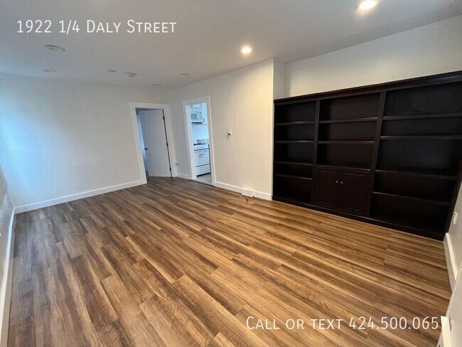 Building Photo - 1922 1/4 Daly Street-
