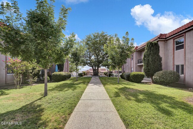 Building Photo - 252 Shadow Mountain Dr