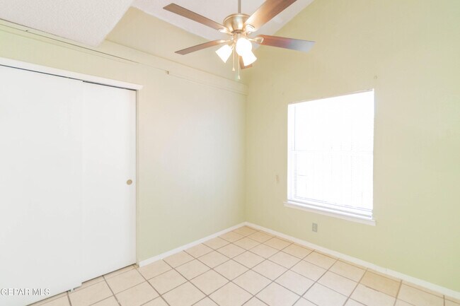 Building Photo - 12056 Bellows Ct