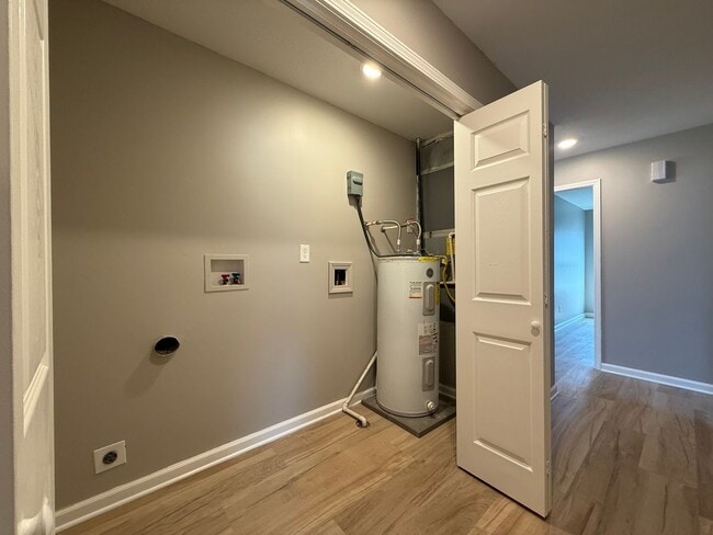 Building Photo - Updated 3 bedroom 2 bath