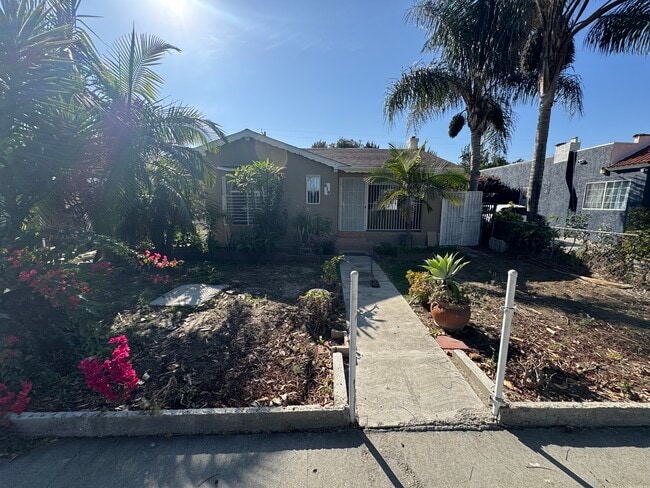 Building Photo - 619 S Bradfield Ave