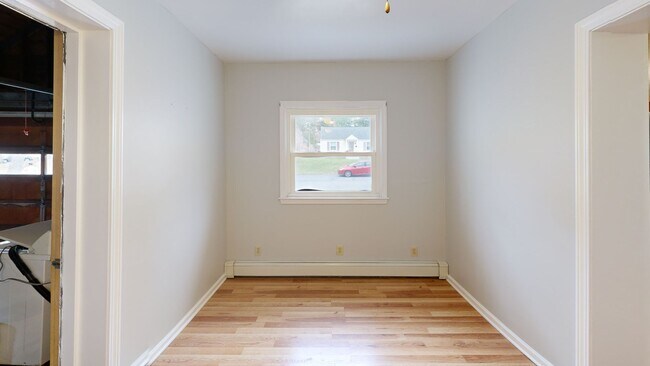 Building Photo - 3 BD  1.5 BA  Guilderland Schools