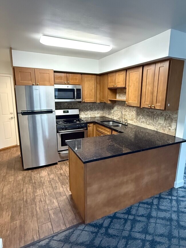 Building Photo - 9220 S Kilbourn Ave