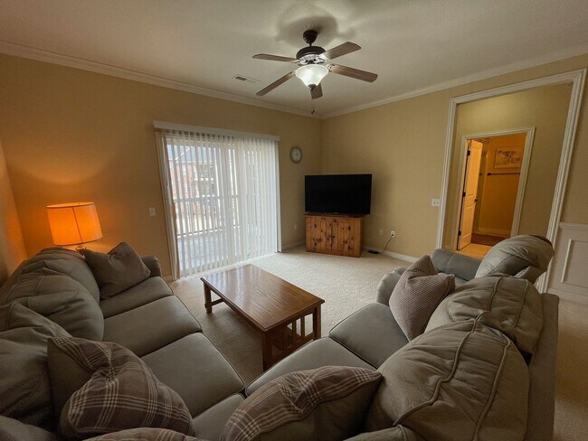 Building Photo - Fully-Furnished 3 Bedroom Condo in Smithton Crossing - Perfect for Traveling Professionals!