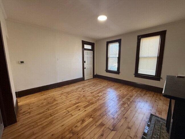 Building Photo - 187-189 E Whittier St