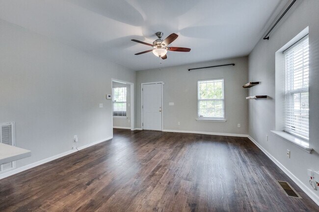 Building Photo - Welcome home to this stunning home in the great Sylvan Heights neighborhood!