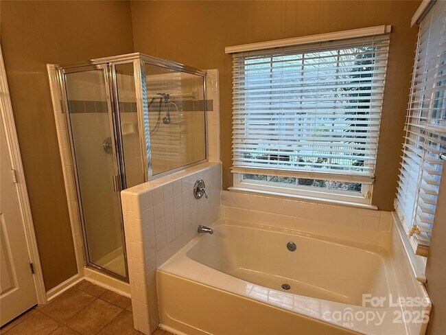 Building Photo - 17115 Grenache Ct