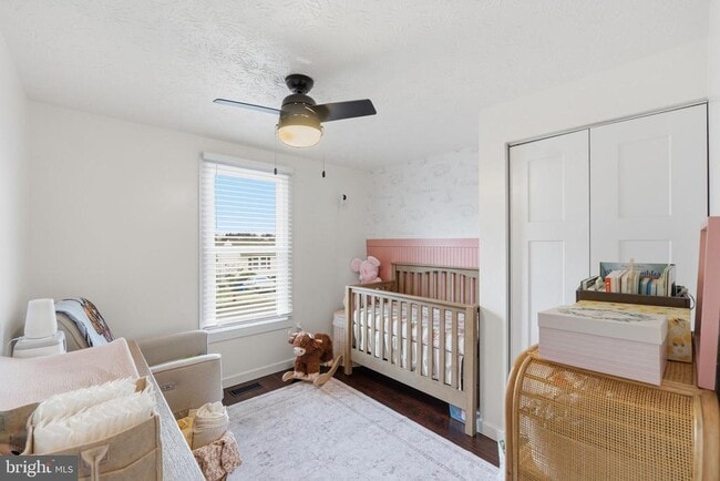 Building Photo - 117 Village Way