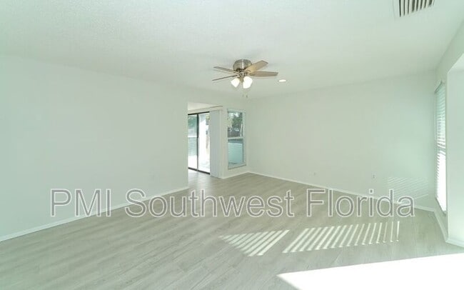 Building Photo - 2137 Couver Dr