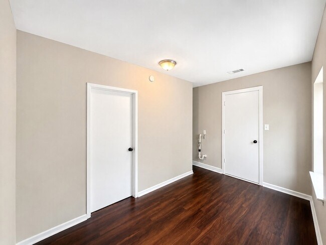Building Photo - 225 Sarlee Dr