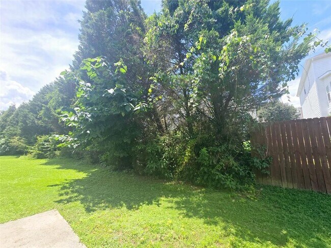 Building Photo - 1273 Lanier Springs Dr NE