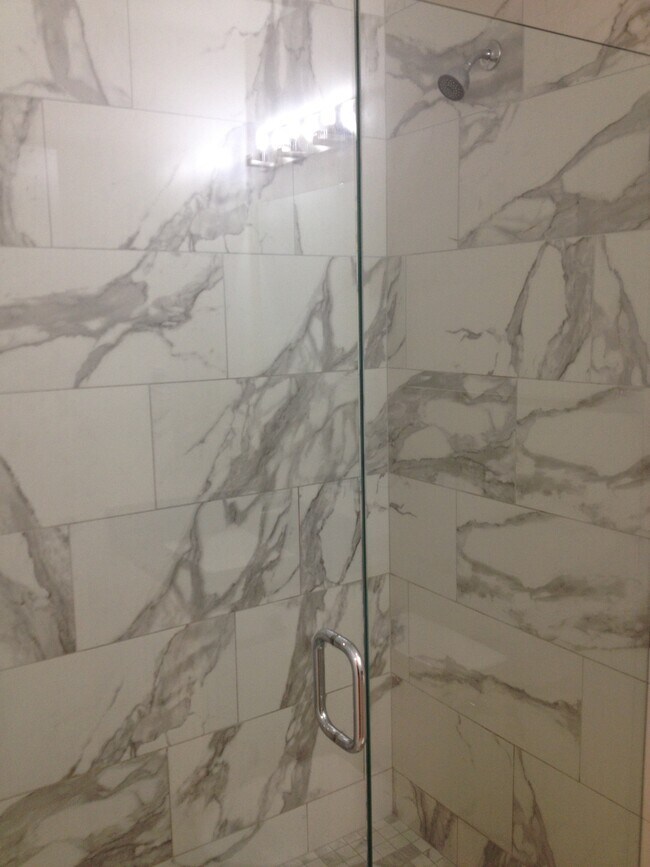 Building Photo - 648 Natoma St