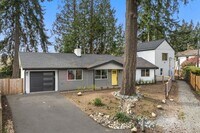 Building Photo - 1402 N 136th St