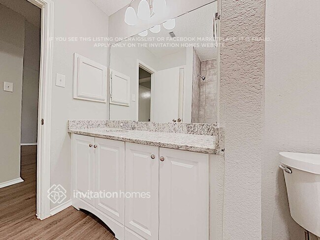 Building Photo - 1213 Colony St