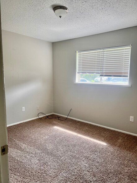 Building Photo - 311 Ivy St