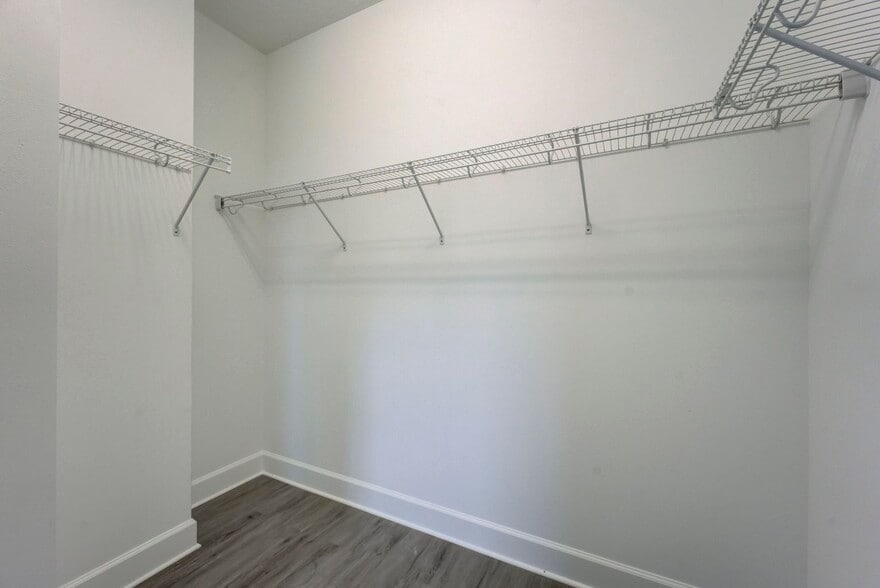 Building Photo - 9075 Kingsmoor Way