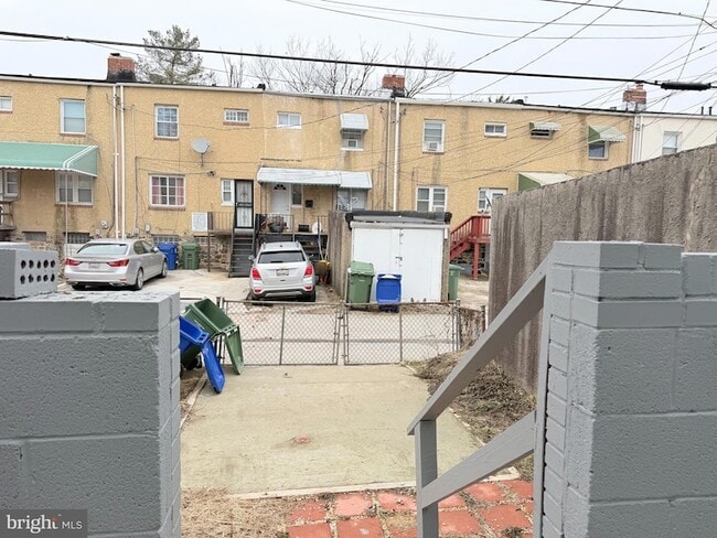 Building Photo - 5115 Pembridge Ave