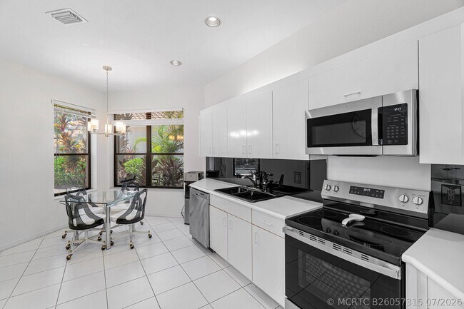 Building Photo - 17099 Ryton Ln