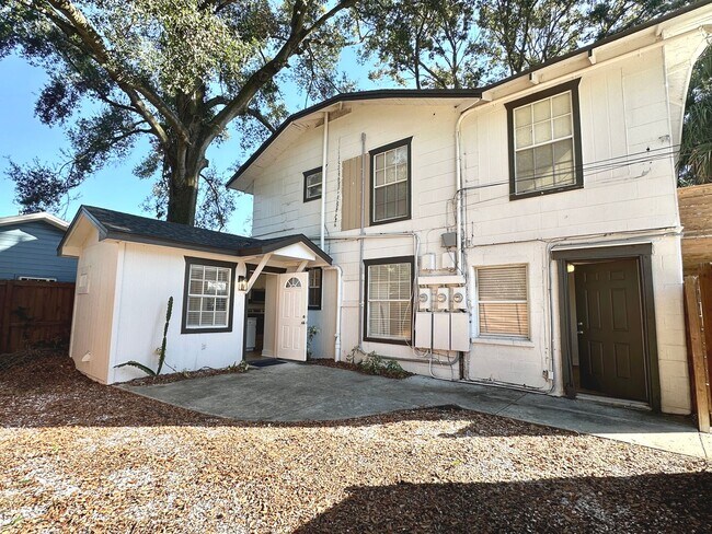 Building Photo - Flats at Riverside Park