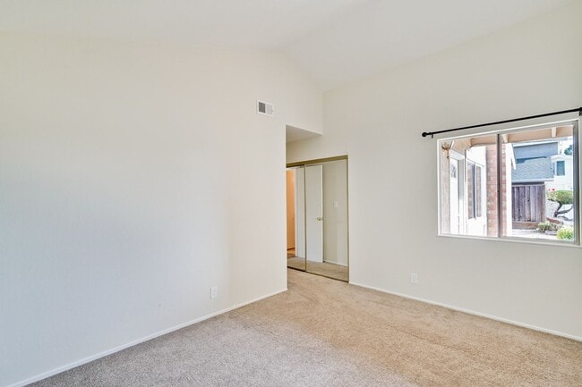 Building Photo - Single Family Home - New paint, New carpet - Washer & Dryer Hookups