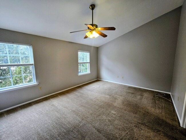 Building Photo - 1578 Pinewind Dr