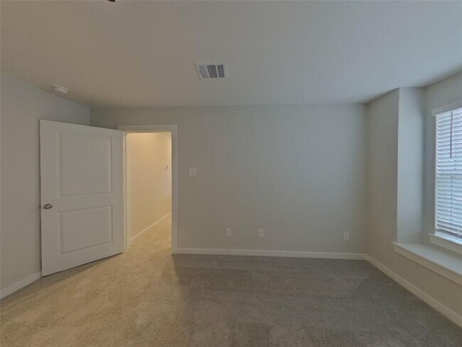 Building Photo - 4930 San Fabiano Ct