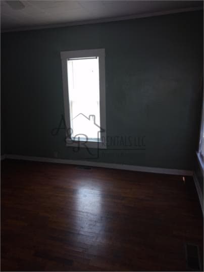 Building Photo - 209 E 22nd St