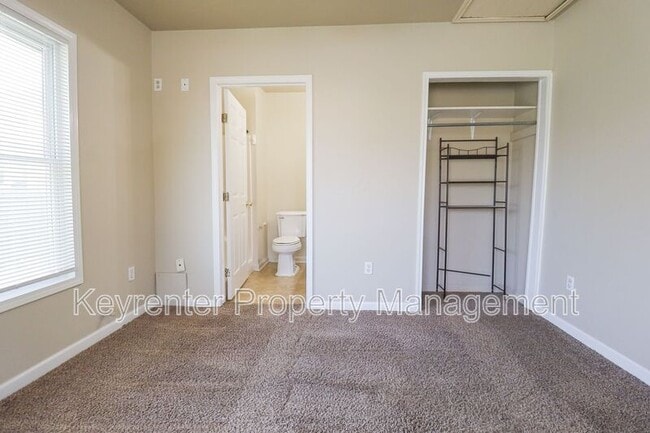 Building Photo - 512 S 55th W Ave