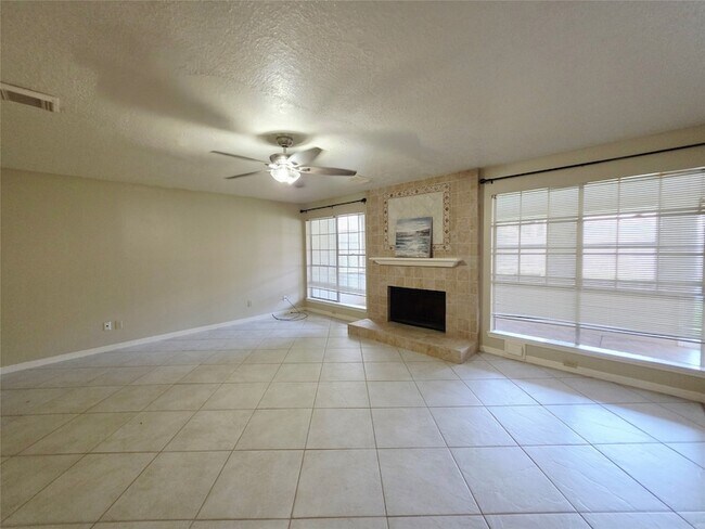 Building Photo - 10306 Jockey Club Dr