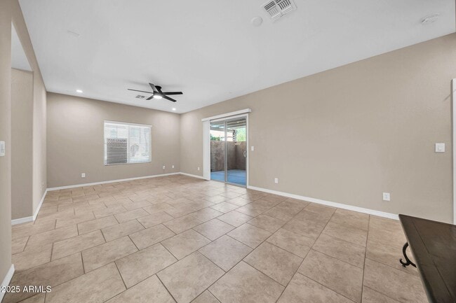 Building Photo - 3639 W Thalia Ct