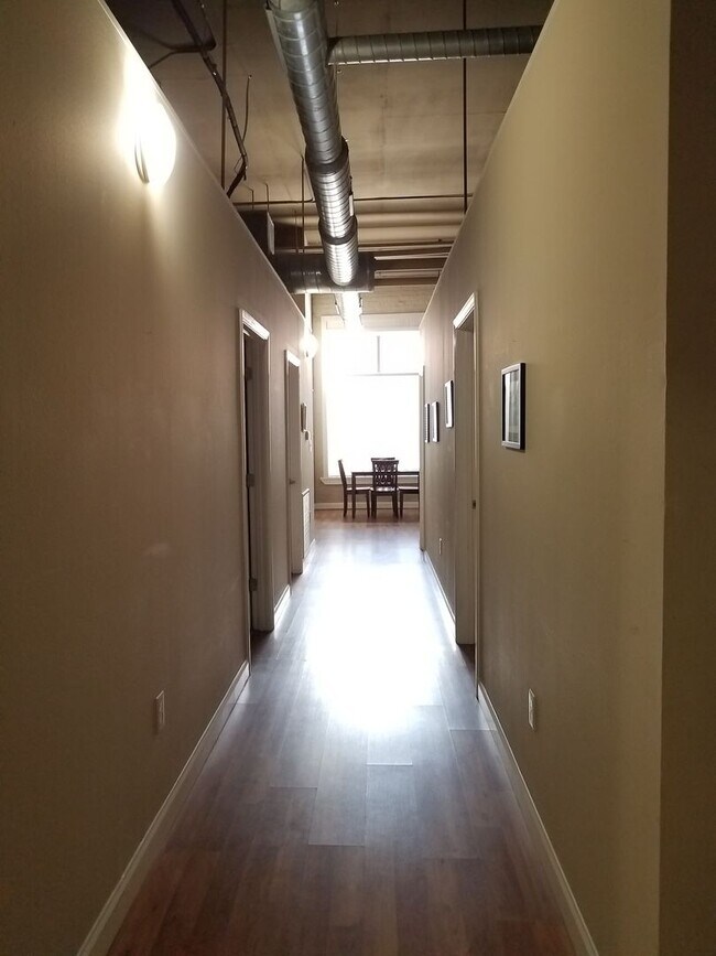 Building Photo - 2 bedroom 2 bath furnished - first floor unit
