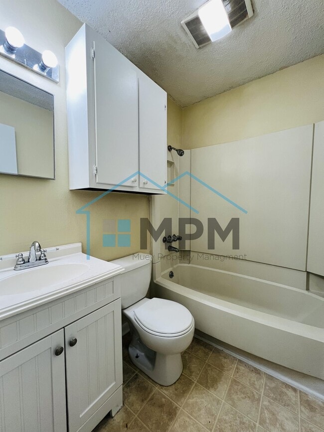 Building Photo - 117 Jennifer Ln