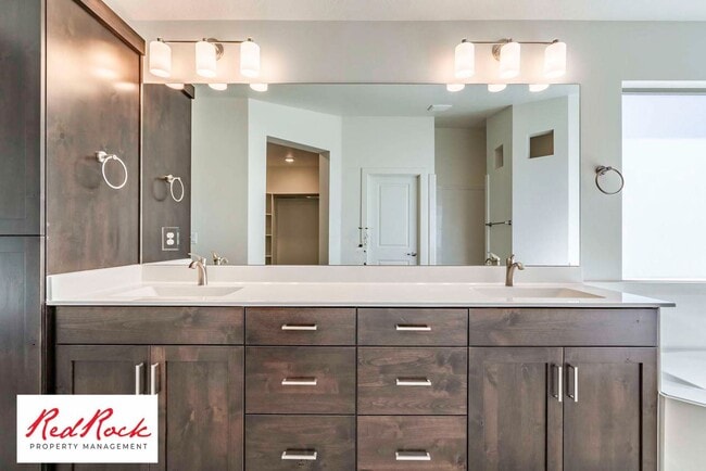 Building Photo - Come Live in the Desirable Sage Canyon Neighborhood!