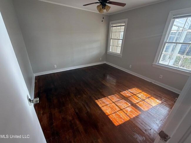 Building Photo - 1609 Gordon Ave