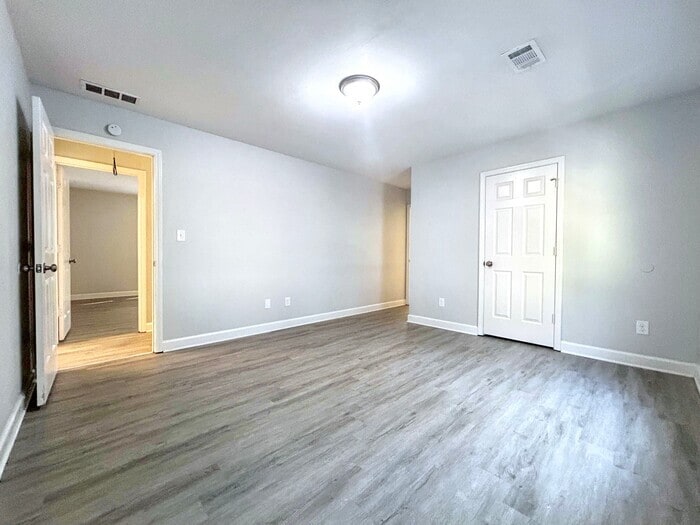 Building Photo - 992 Sims Ave NW