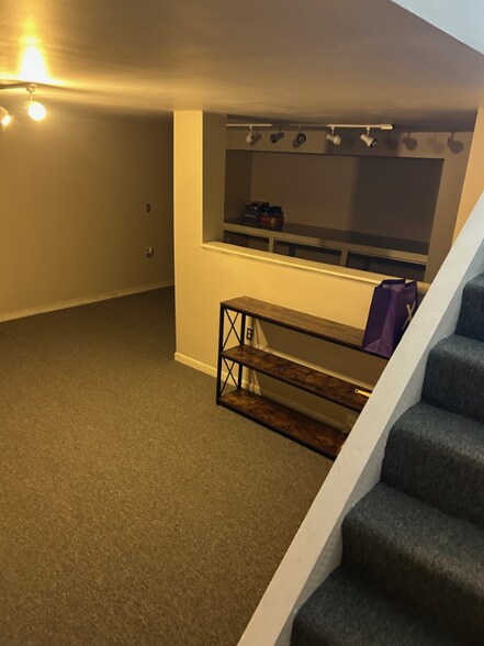 Building Photo - 269 South Rd