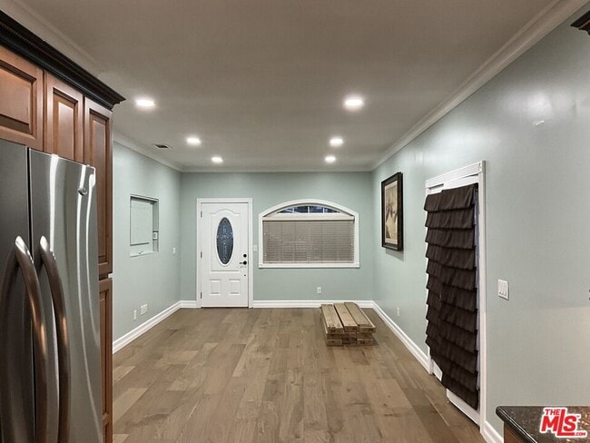 Building Photo - 6106 Rockne Ave